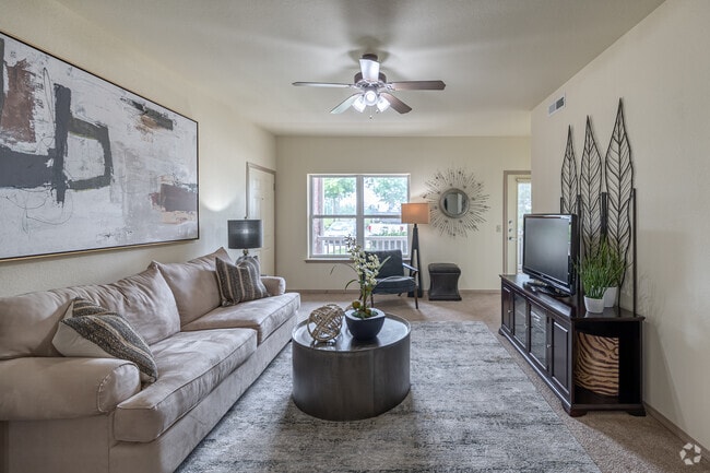 Interior Photo - The Links at Rainbow Curve