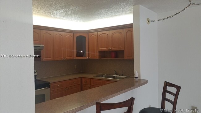 Foto del edificio - 14850 Naranja Lakes Blvd