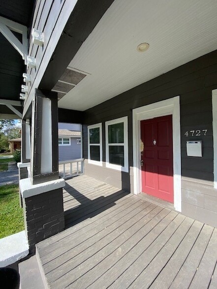 Building Photo - 4727 Walker St