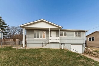 Building Photo - 7008 S 78th St