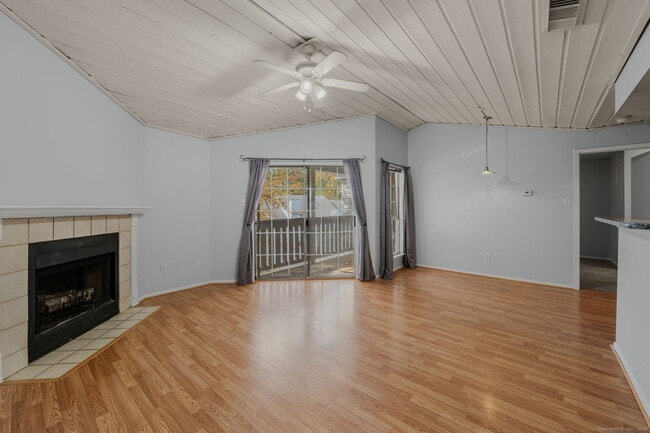 Building Photo - 33 Crown Knoll Ct