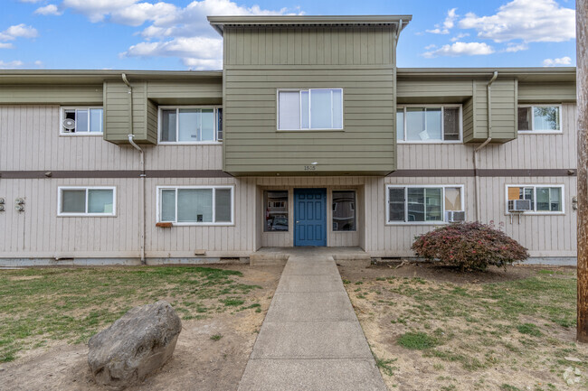 Entrance - Crown Ridge Apartments