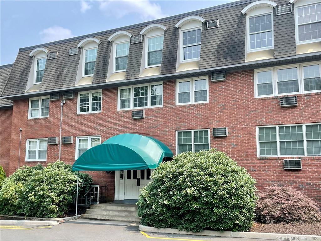34 Padanaram Rd Unit 306, Danbury, CT 06811 Condo for Rent in Danbury