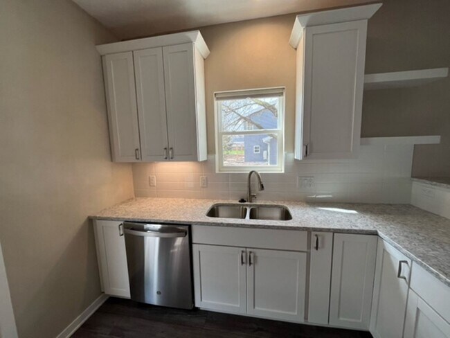 Building Photo - 486