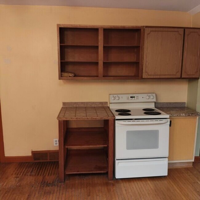 Kitchen - 116 S Main St