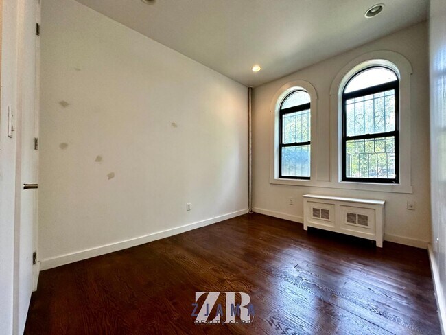 Foto del edificio - 410 Eastern Pkwy