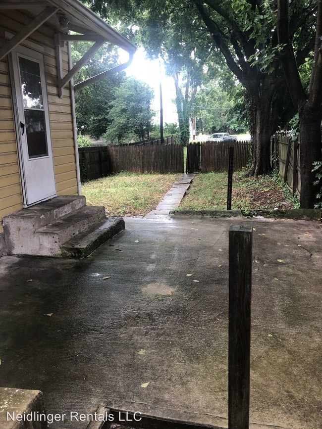 Building Photo - 4 br, 2 bath House - 40 E Pomfret St