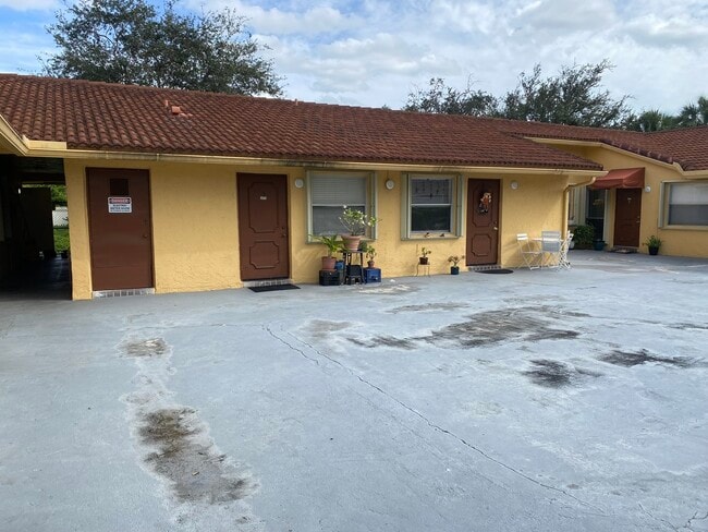 Building Photo - 3483 Coral Springs Dr