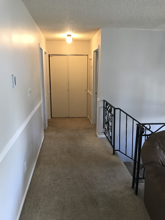 Building Photo - 1501 Cedarwood Dr