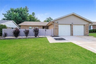 Building Photo - 309 S Morgan Dr