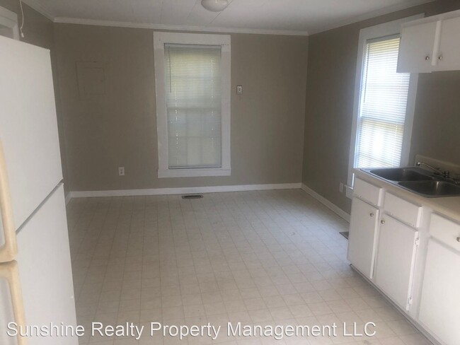Building Photo - 1 br, 1 bath House - 302 CHESTNUT STREET