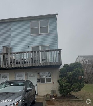 Building Photo - 24 Beachway Ave