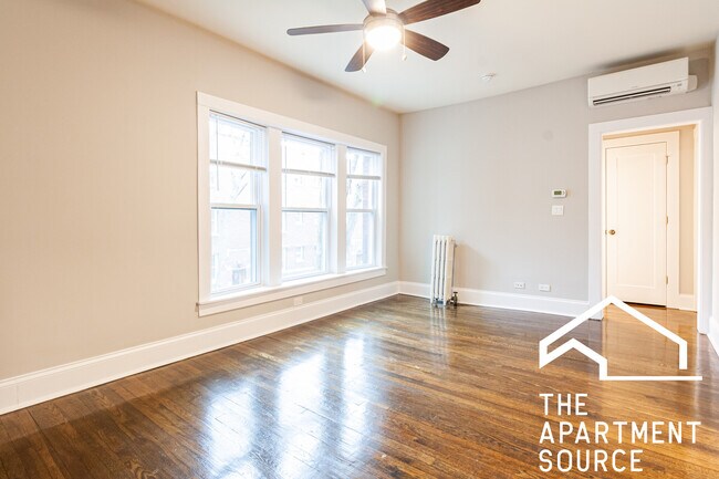 Foto del edificio - 4710 N Racine Ave
