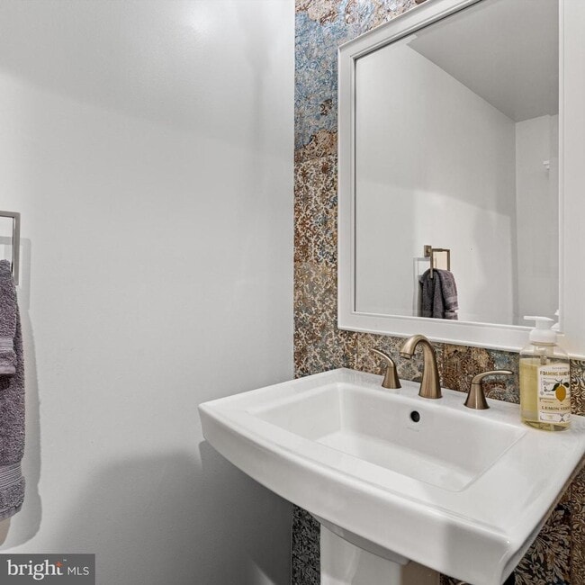 Foto del edificio - 3704 Oak Hill Way