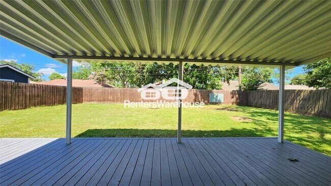 Building Photo - 223 Sycamore Dr