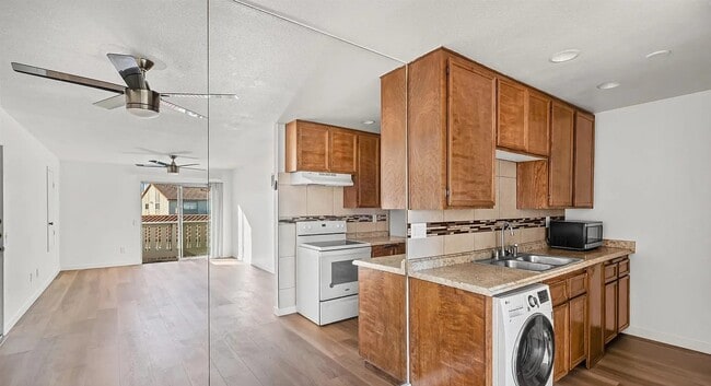 Building Photo - 1551 Broadway