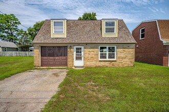 Building Photo - 442 Lamplighter Ln