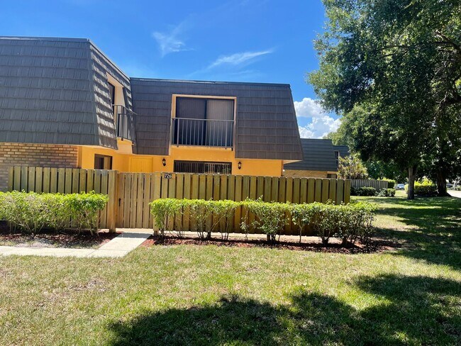 Foto del edificio - Village of Sandalwood