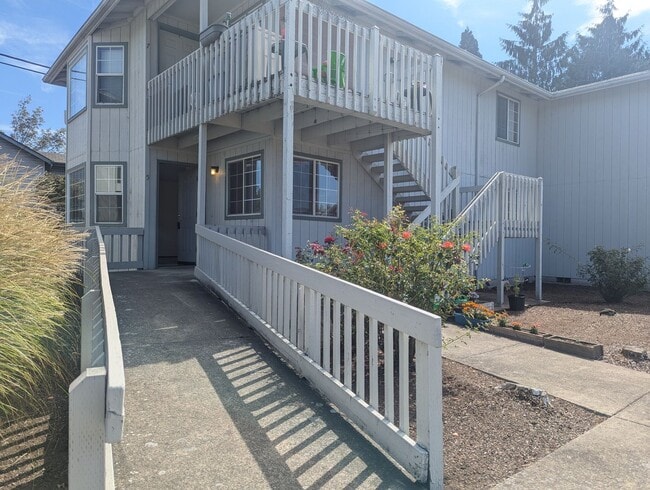 Photo - Great first floor 2bed/1 bath apartment