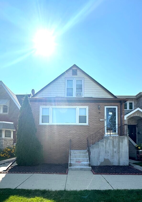 Primary Photo - 4106 N Odell Ave