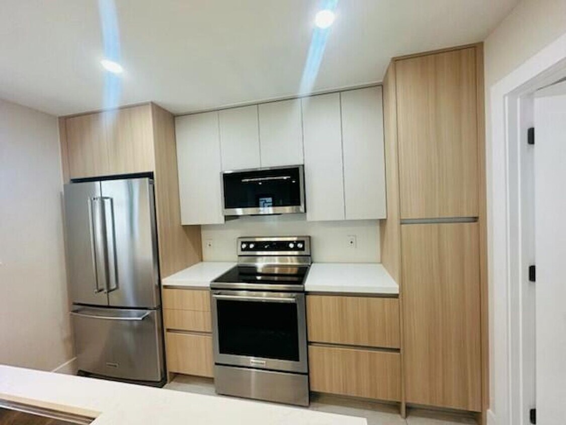 Foto principal - 327 Kingsbridge St