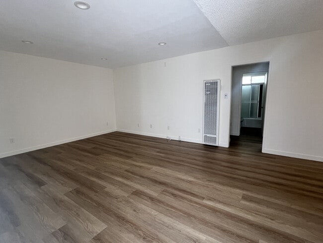 Foto del edificio - 1815 Camden Ave