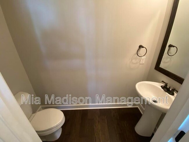 Building Photo - 54 Misty Marsh Dr