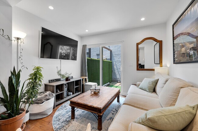 Foto del edificio - 1522 1st St NW