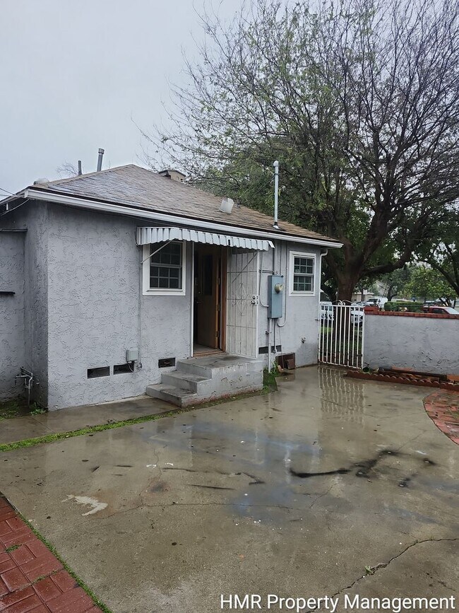 Building Photo - 306 W Sunkist St