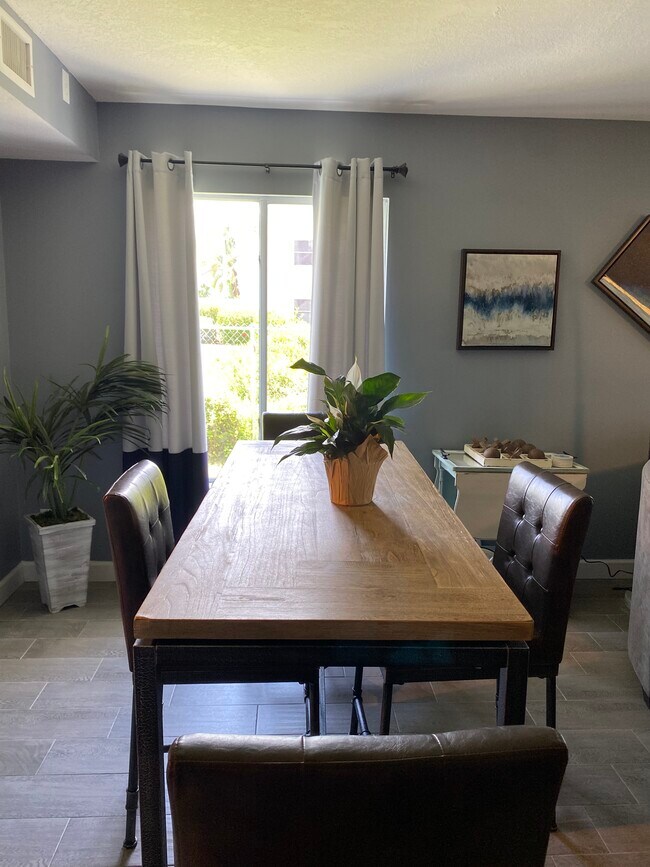 Dining Room - 190 Seminole Ln