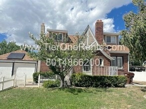 Building Photo - 7518 Greenwood Cir