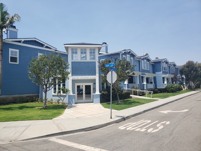 Building Photo - 221 Aviation Pl