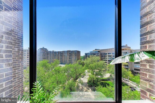 Foto del edificio - 2501 Calvert St NW