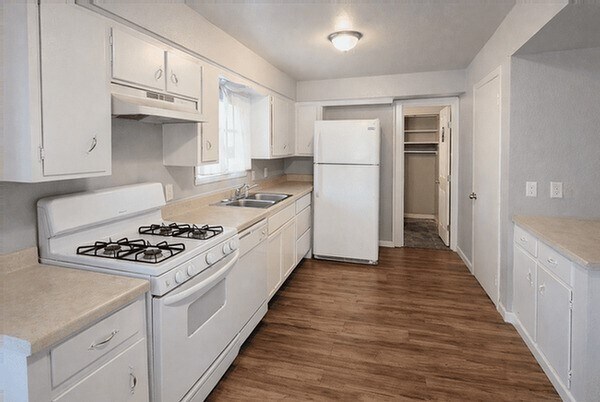 Building Photo - 511 W Cleveland St