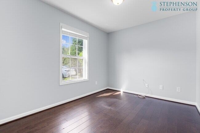Foto del edificio - 1186 Triple Crown Ct