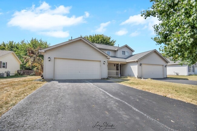 Building Photo - 541 Heritage Dr