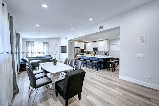Foto del edificio - 714 Tyler St