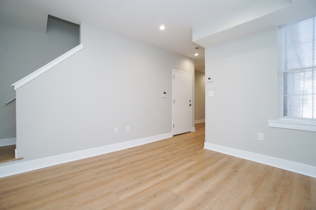 Building Photo - 1729 Mifflin St