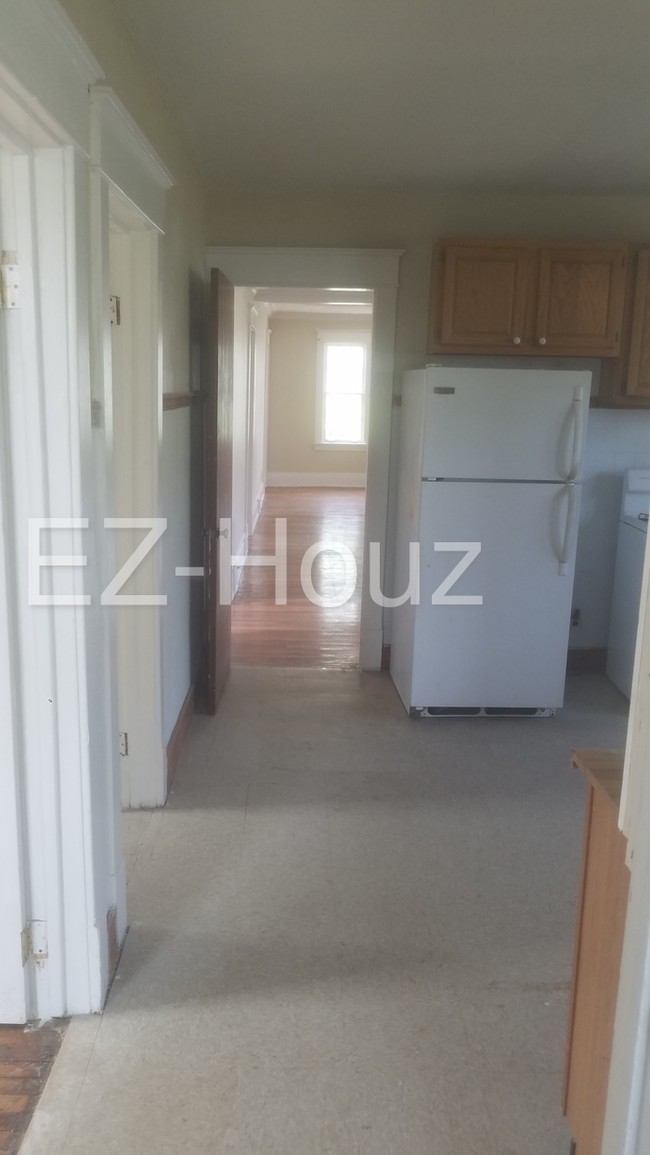 Building Photo - Beautiful 4 bedroom 1 bath remodeled house