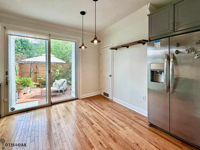 Building Photo - 338 Elm St NW