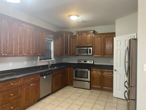 Building Photo - 2213 River Park Ct