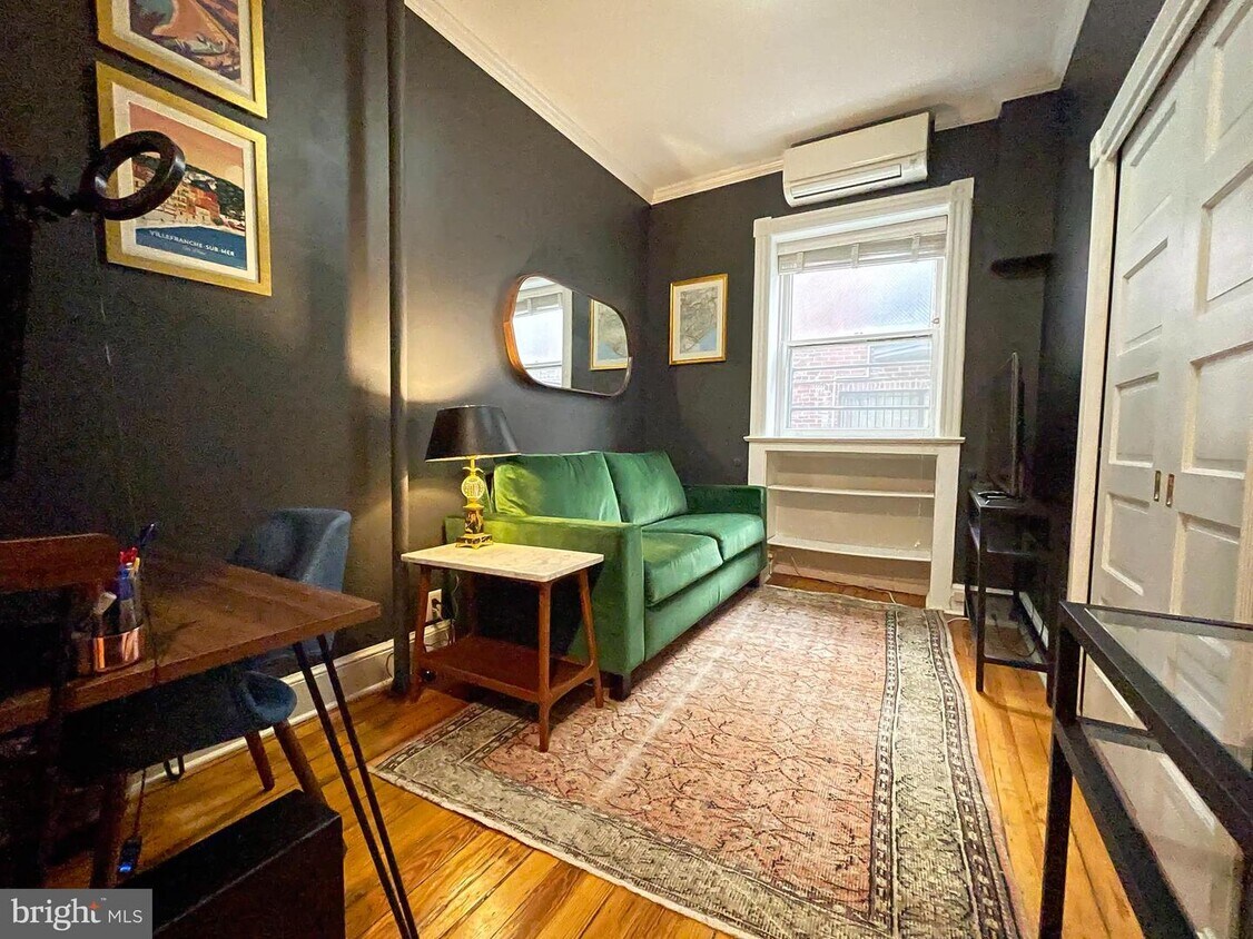 Primary Photo - 1832 Biltmore St NW