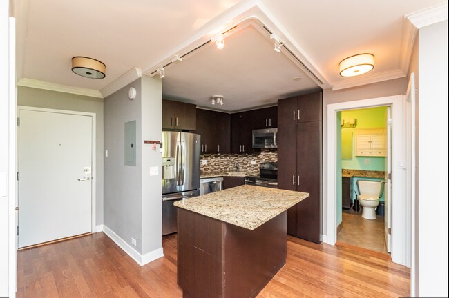 Foto del edificio - 2930 N Sheridan Rd