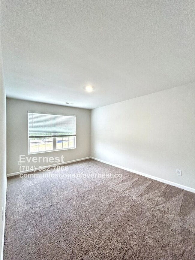 Building Photo - 2174 Willow Glen Dr