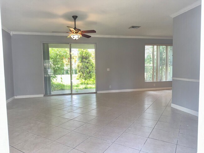 Foto del edificio - 17668 SW 20th St