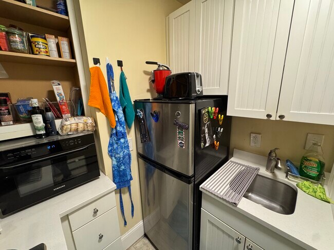 Building Photo - 65 Walden St