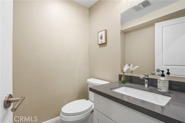 Foto del edificio - 13264 Ramona Blvd