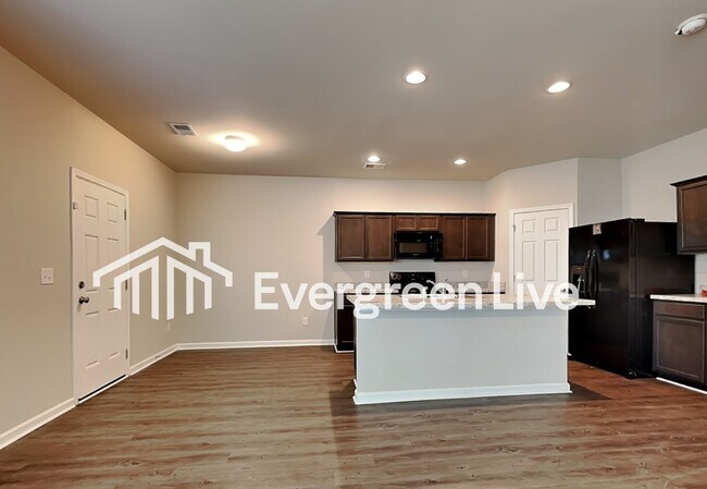 Foto del edificio - 150 Ross Dr