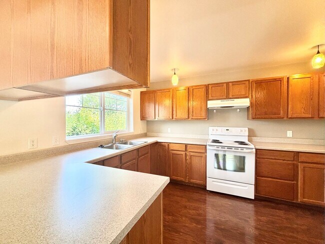 Building Photo - Spacious Single-Level Condo in Bozeman – 3...