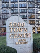 Building Photo - 5000 Town Center